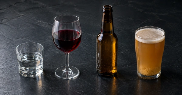 Spirits, wine and filtered lager beside a cloudy unfiltered beer, tyramine risk with MAOIs